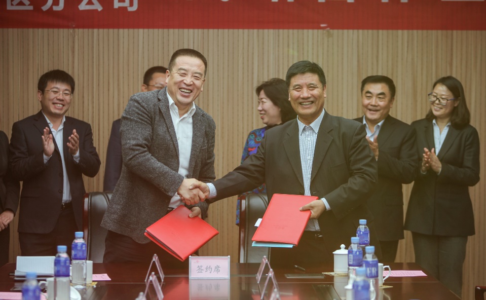 内蒙古出版集团与中国联通内蒙古分公司签订战略合作框架协议